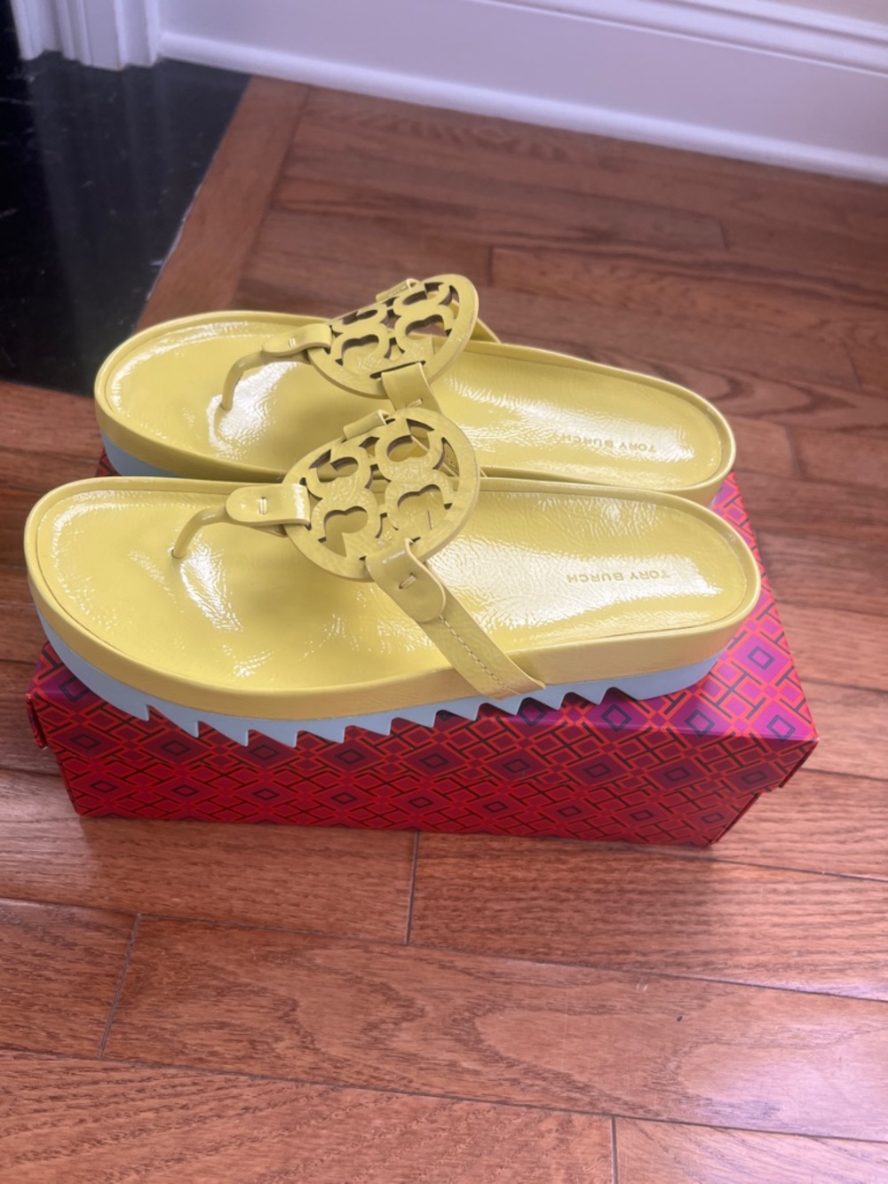 Tory Burch Zesty Lime Sea Bubble Miller Cloud Soft Patent Leather Size 10 - Picture 2 of 8